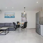 Felicita With Heated Pool Villa