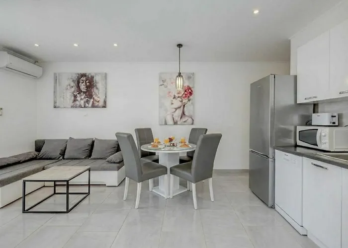 Felicita With Heated Pool