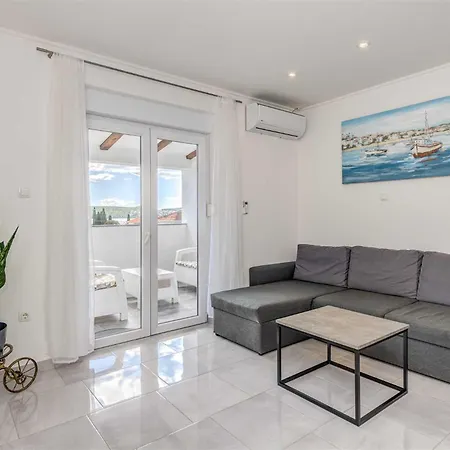 Felicita With Heated Pool Villa Trogir