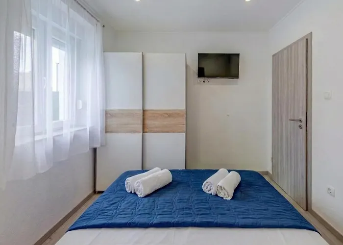 Villa Felicita With Heated Pool