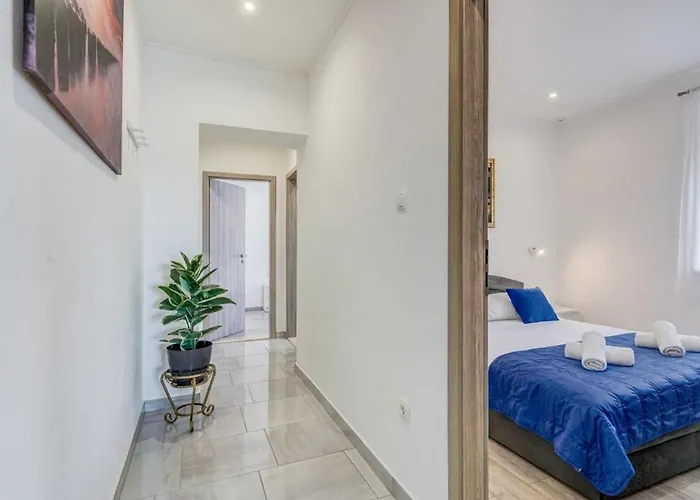 Felicita With Heated Pool Villa *