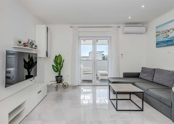 Felicita With Heated Pool * Trogir