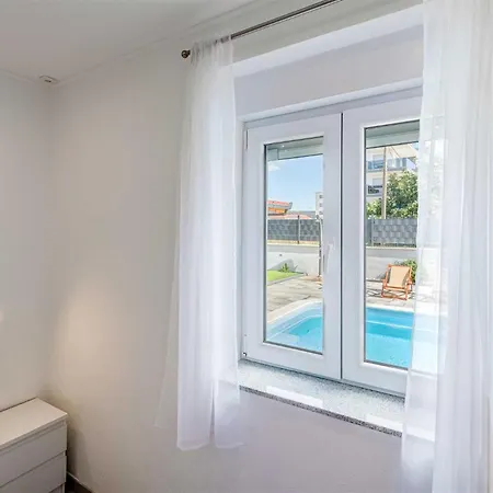 Felicita With Heated Pool Трогір