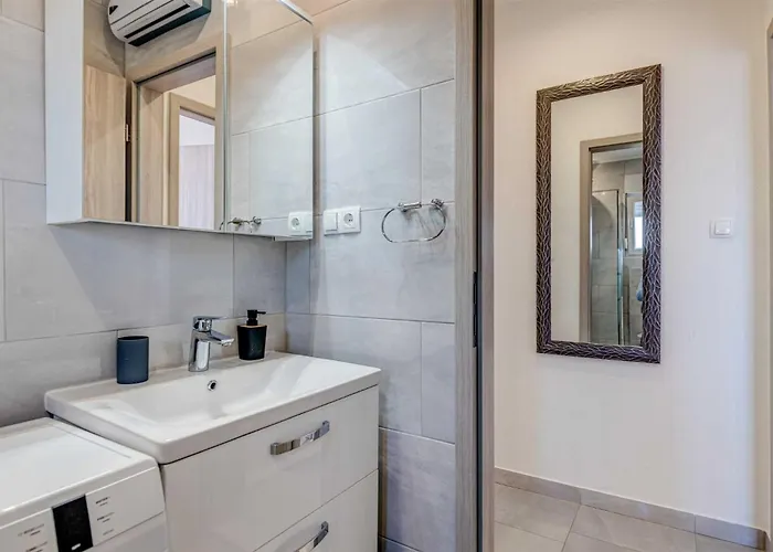 Felicita With Heated Pool *